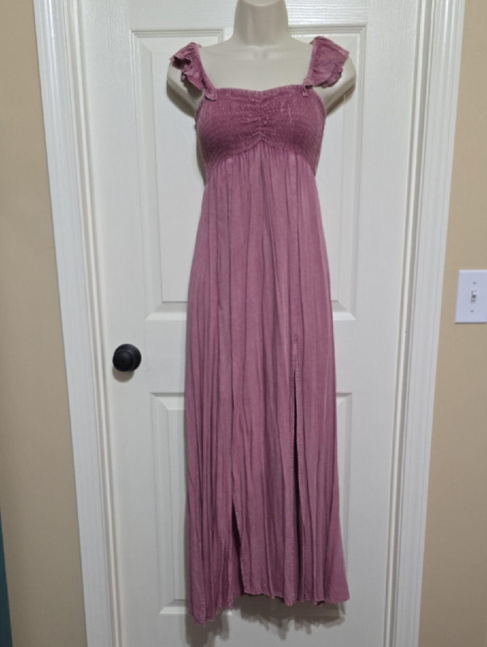 Raviya Mauve Ruffled-Strap Maxi Dress